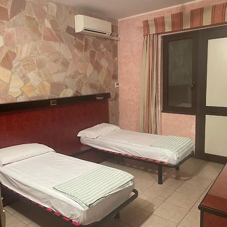 American Motel Cisterna di Latina Eksteriør billede