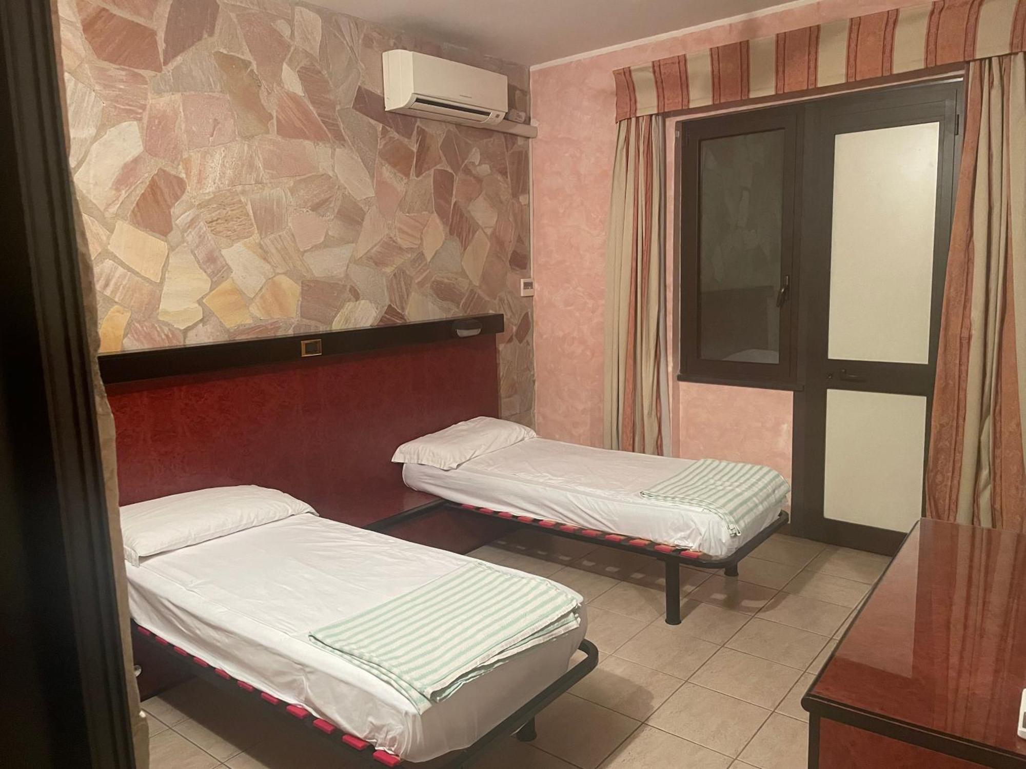 American Motel Cisterna di Latina Eksteriør billede